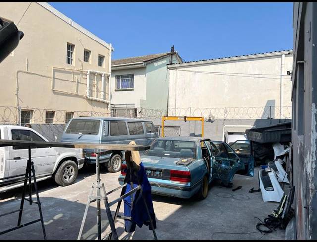 INDUSTRIAL PROPERTY TO RENT IN SIDWELL